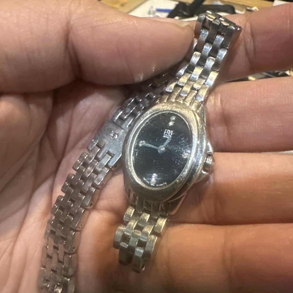 Working Vintage ESQ SWISS Women's Watch Silver Black Face 23mm Missing Band Link